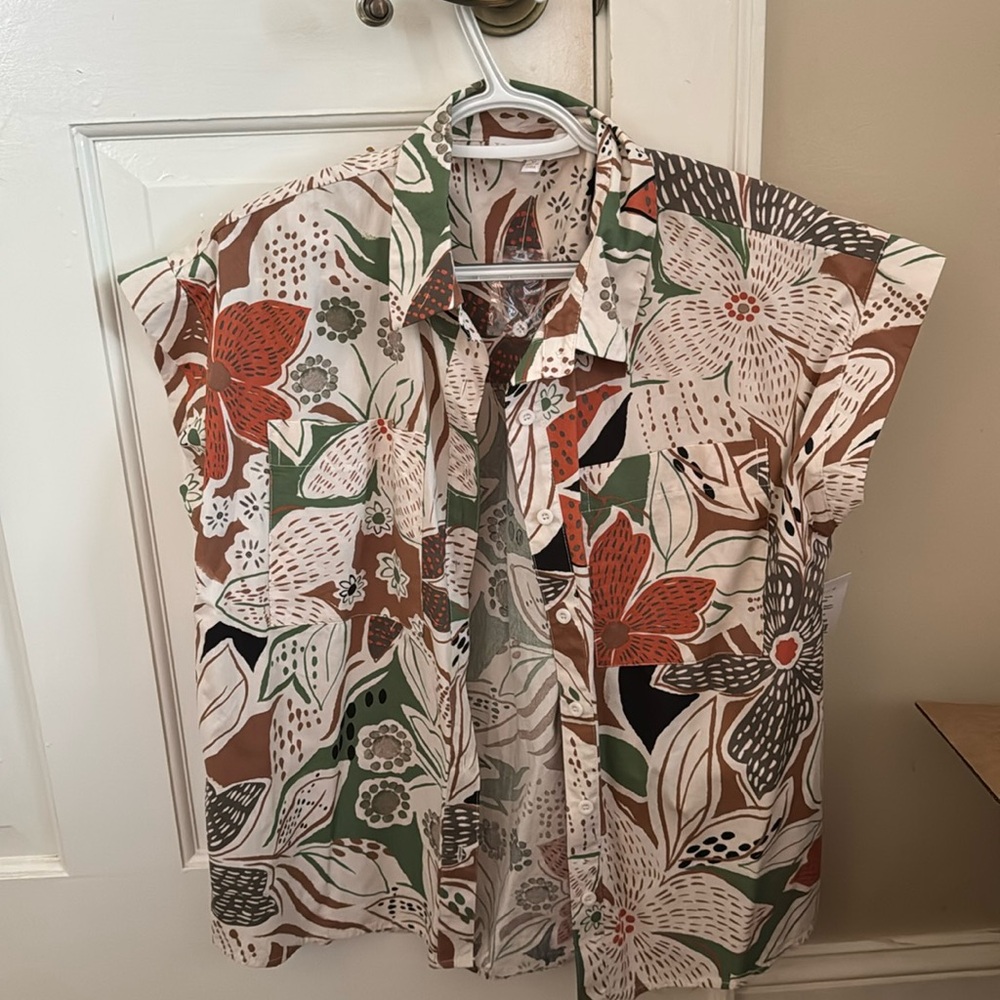 NWT Karlie button up shirt size Medium